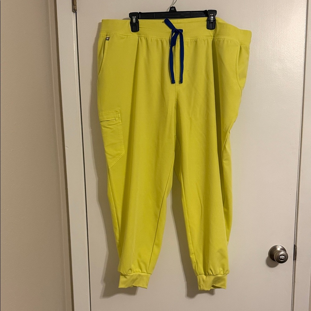 Women’s Serving Lime Zamora Joggers